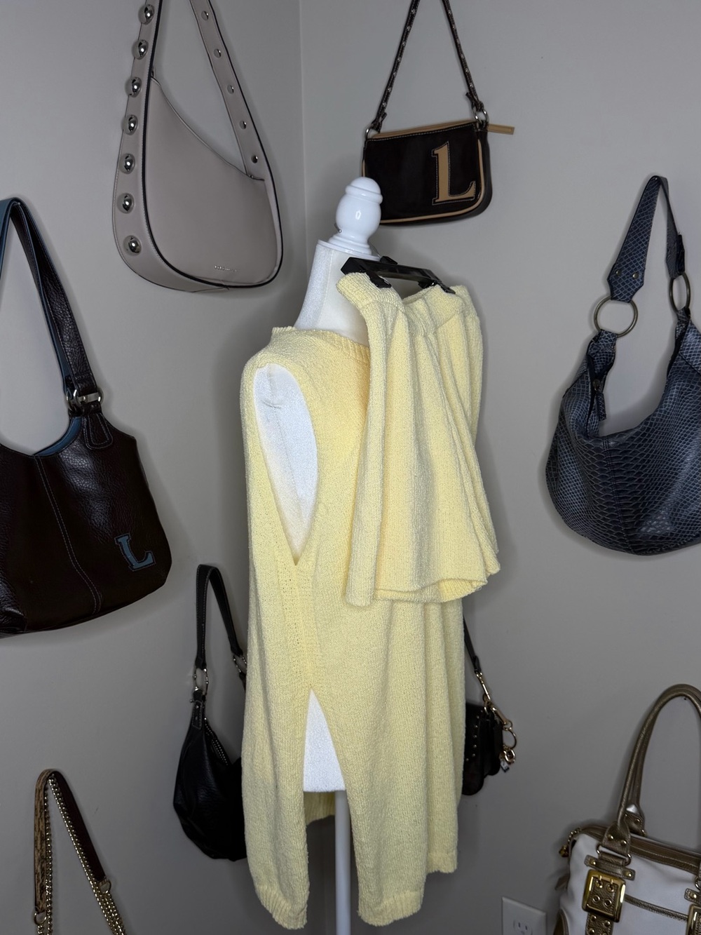 NWT Nenona Soft Knit Sleeveless Sweater/Short Set in Pale Yellow - Size M - Picture 2 of 5